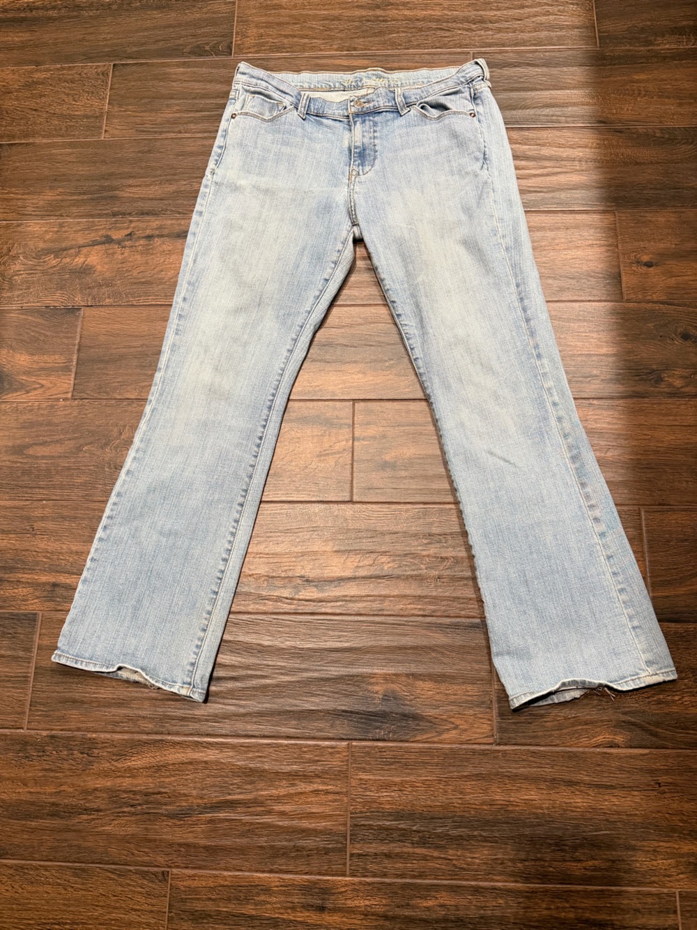 Old Navy the sweetheart Light Blue Women's classic rise bootcut stretch Jeans 8
